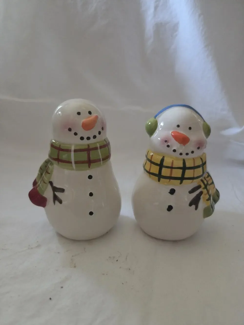 2pc Snowman Christmas Ceramic Salt & Pepper Shakers